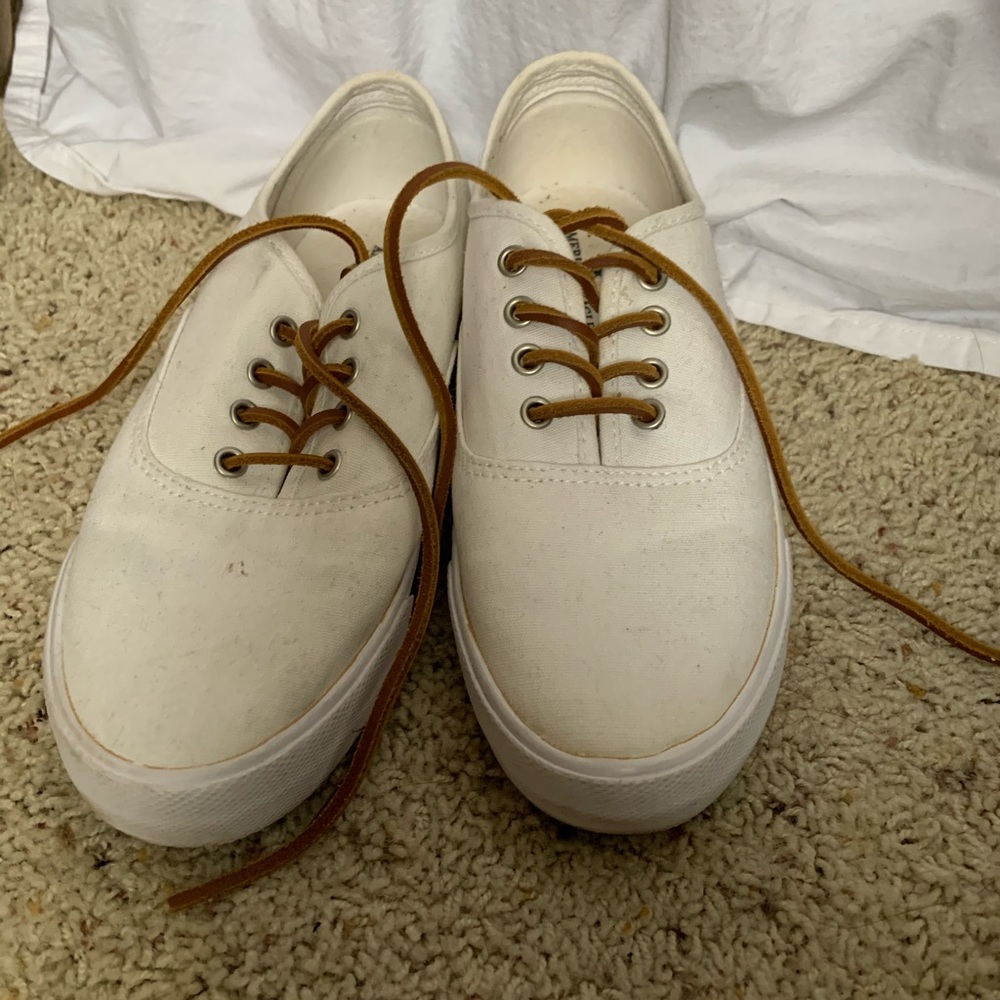 American Eagle Sneakers